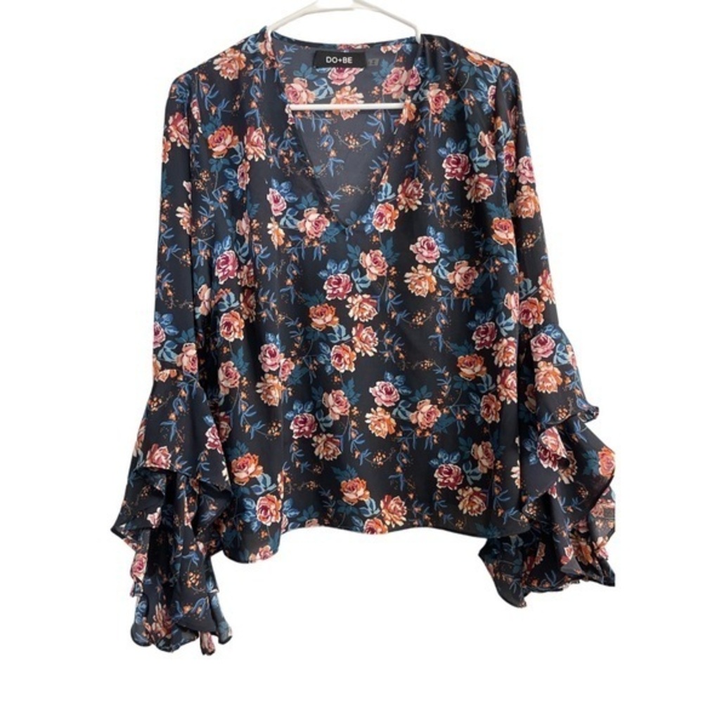 DO+BE Long Flutter Sleeves Floral Black Blouse Size Large EUC #0948